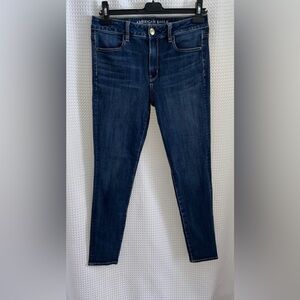 Women’s American Eagle dark blue wash hi-rise‎ 360 super stretch Jegging size 8